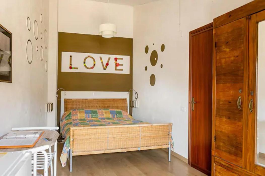 Stanza Con Terrazzo Vista Lago - Lakeholiday Castel di Tora Exterior photo