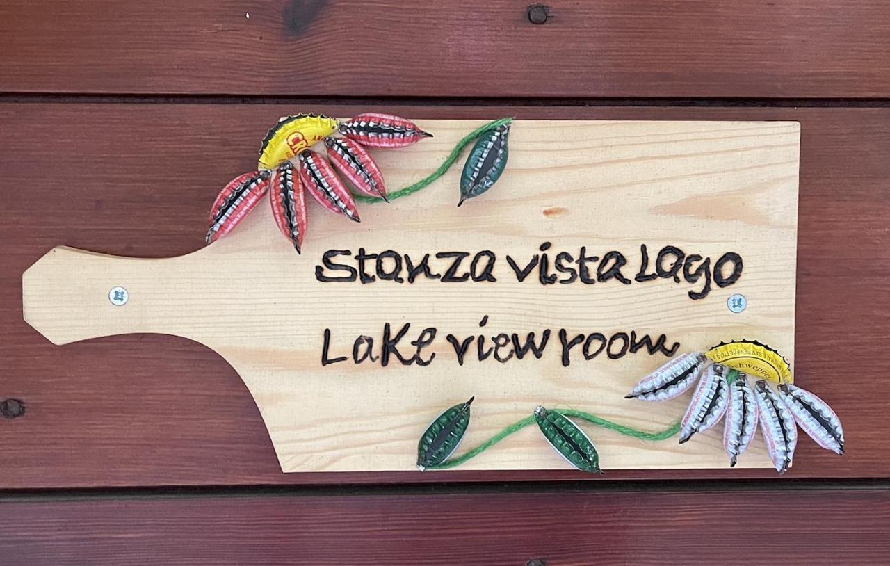 Stanza Con Terrazzo Vista Lago - Lakeholiday Castel di Tora Exterior photo